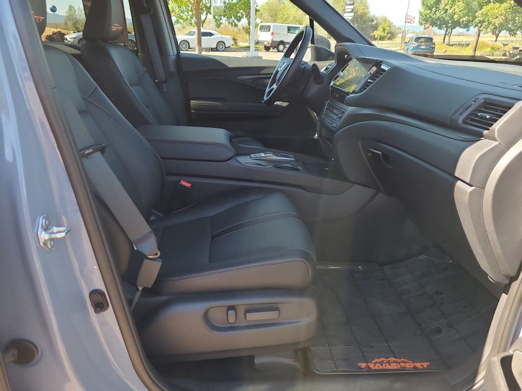 Thumbnail: 2025 Honda Ridgeline - 10