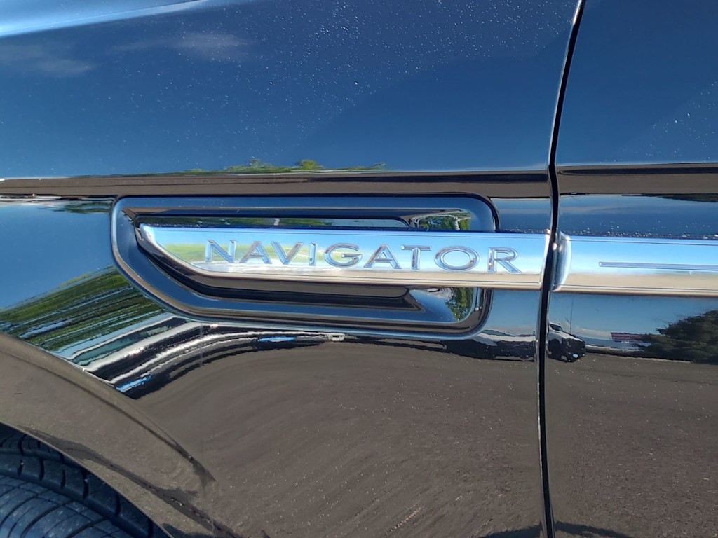 Thumbnail: 2018 Lincoln Navigator - 26