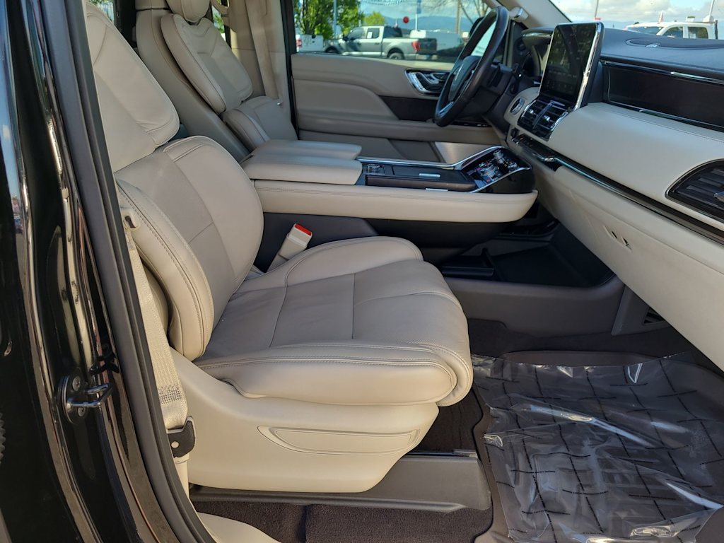 Thumbnail: 2018 Lincoln Navigator - 10