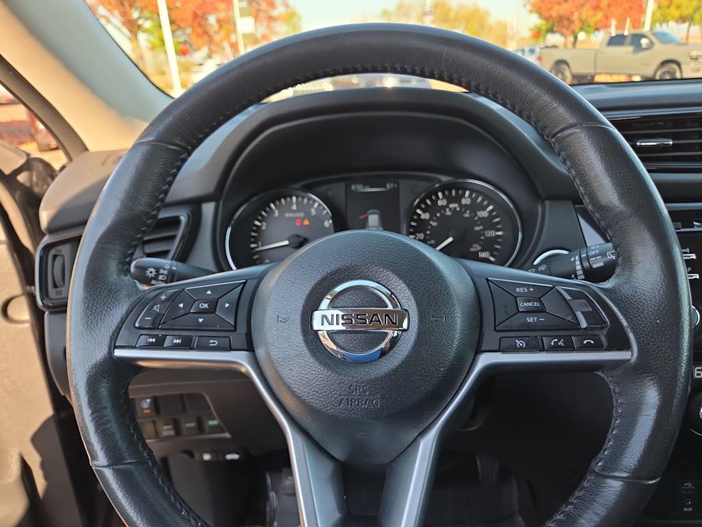 Thumbnail: 2017 Nissan Rogue - 10