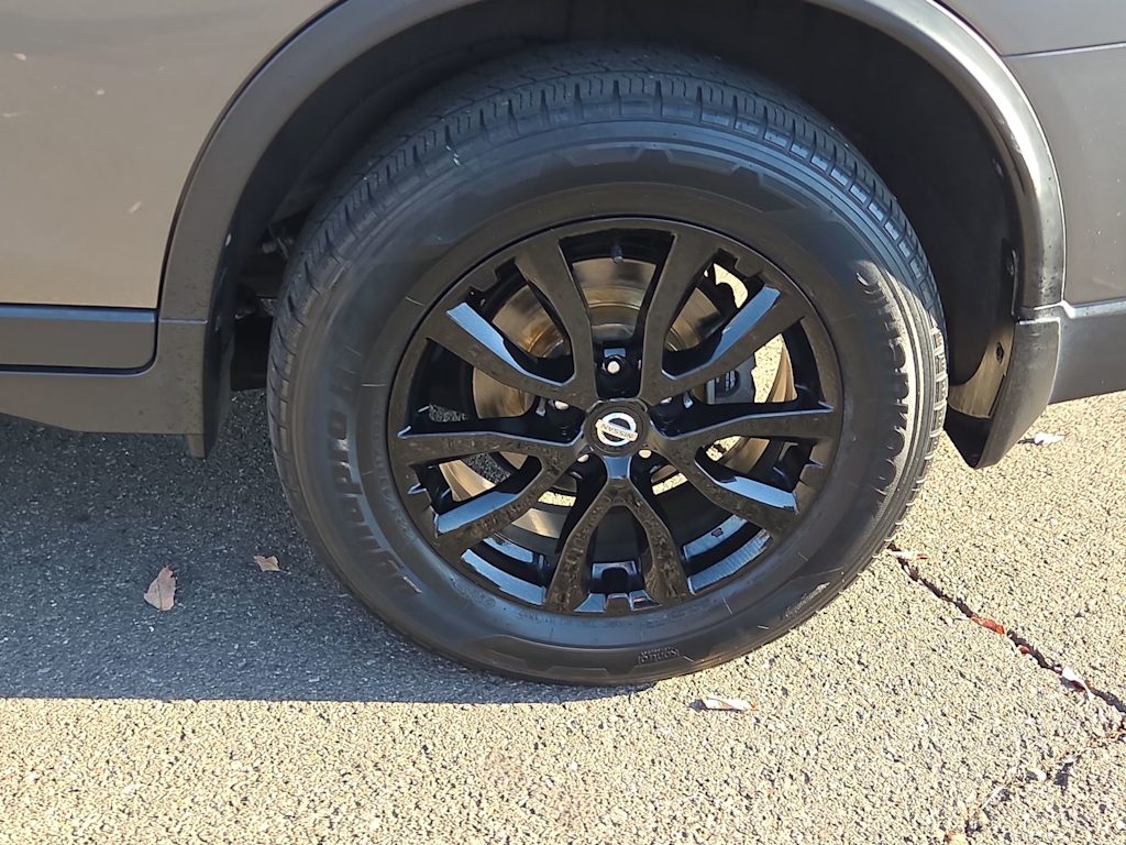 Thumbnail: 2017 Nissan Rogue - 8