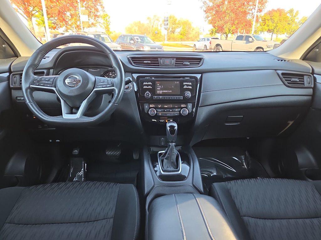 Thumbnail: 2017 Nissan Rogue - 2