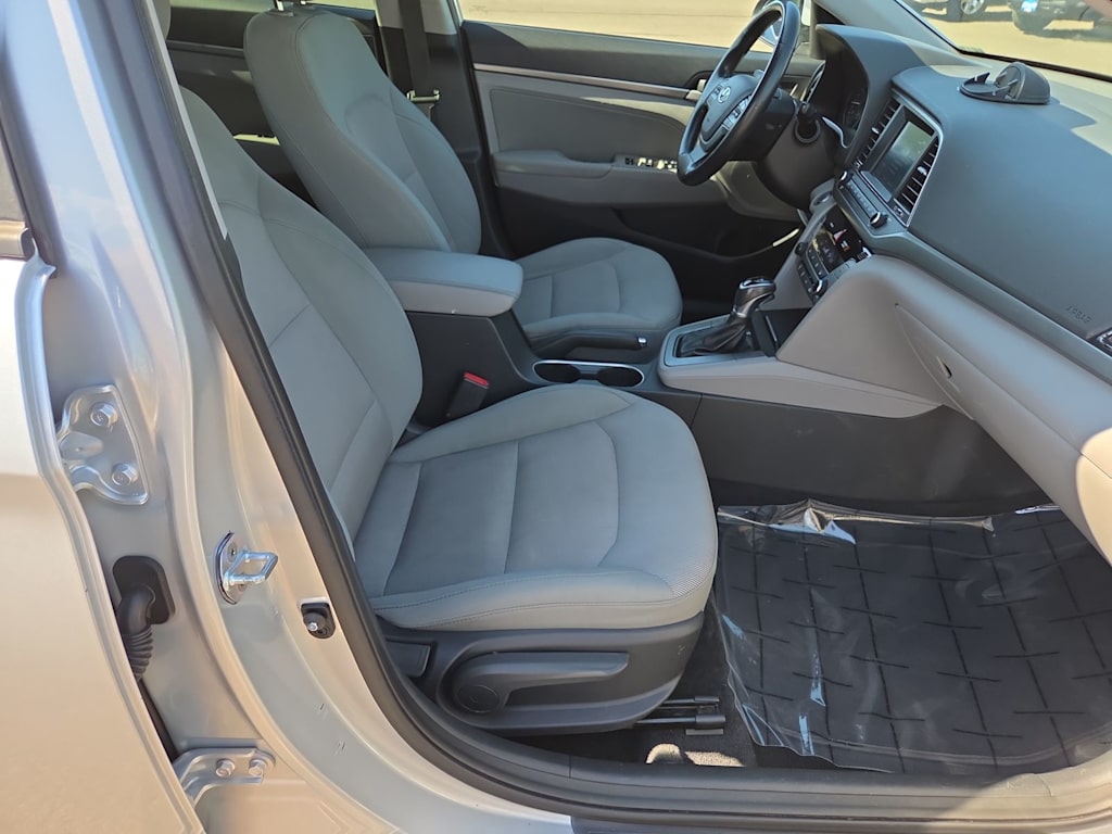 Thumbnail: 2017 Hyundai Elantra - 11