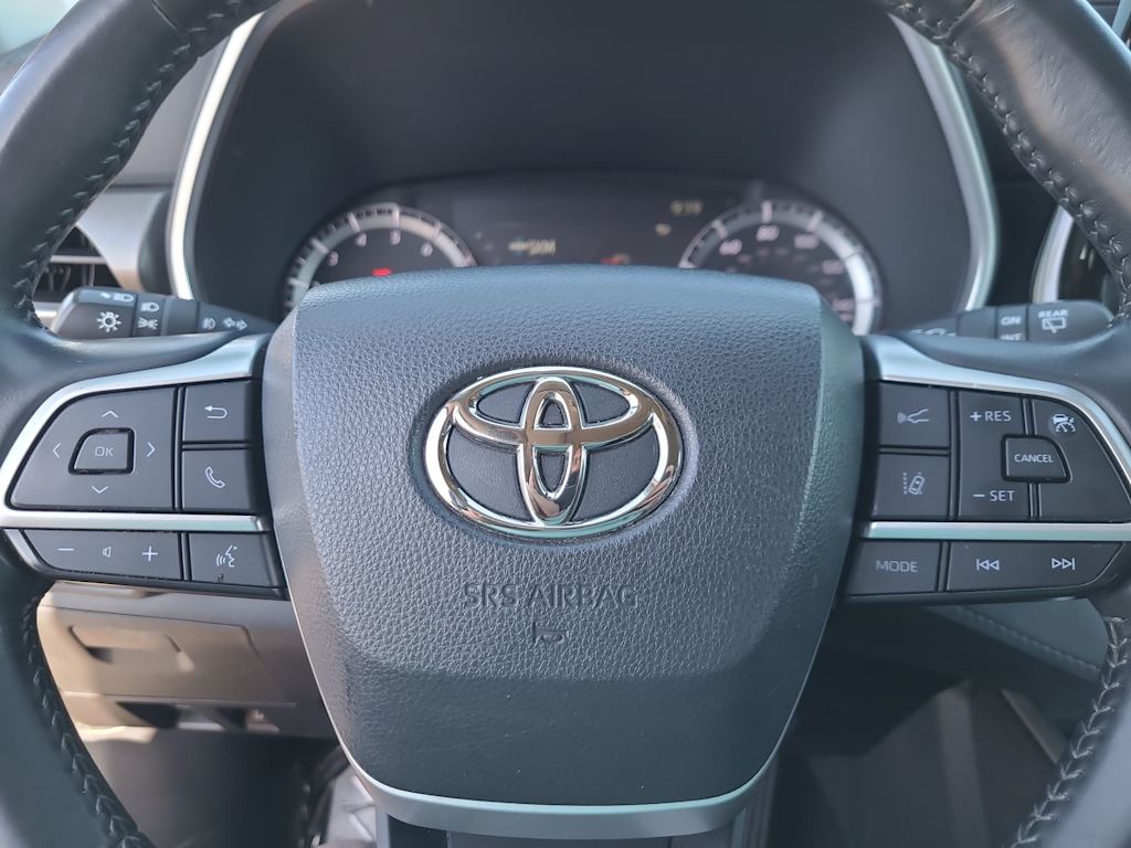 2022 Toyota Highlander XLE 29