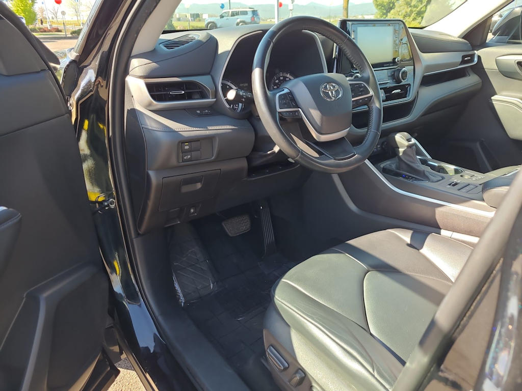 2022 Toyota Highlander XLE 10