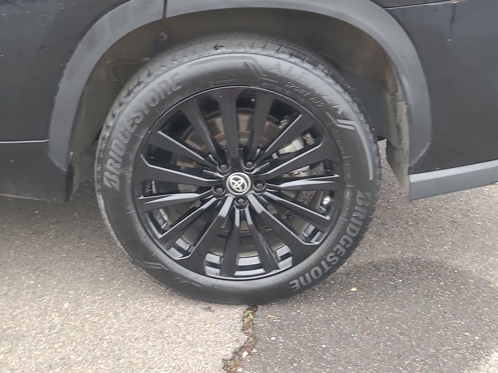 Thumbnail: 2023 Toyota Highlander - 8