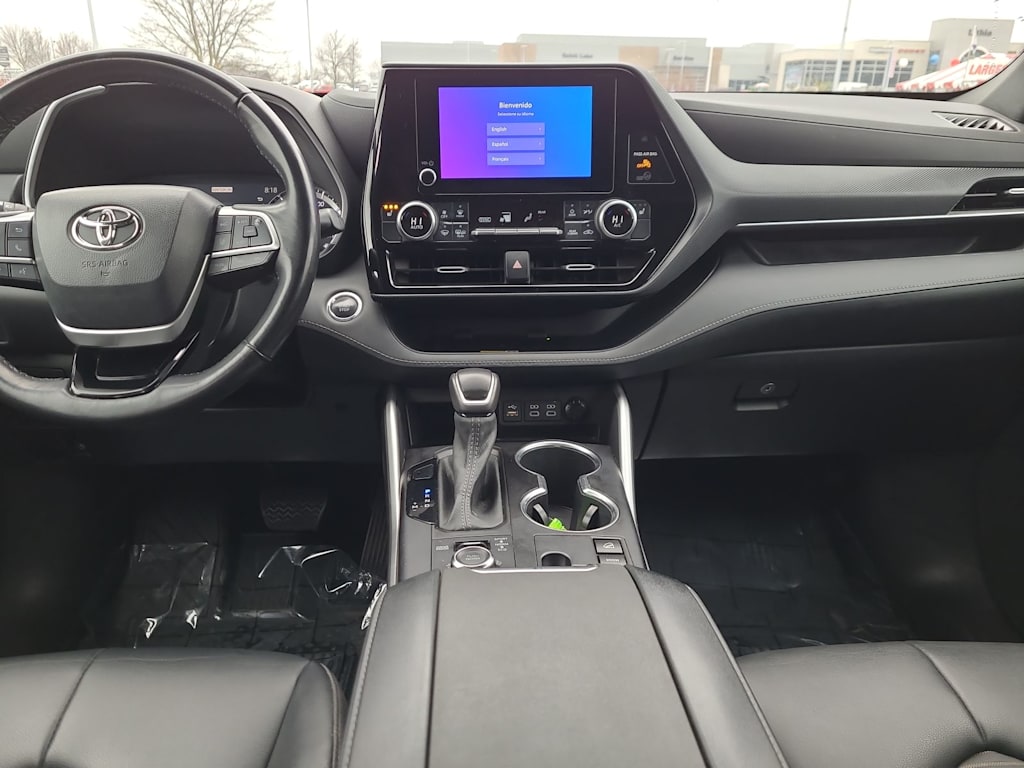 Thumbnail: 2023 Toyota Highlander - 10