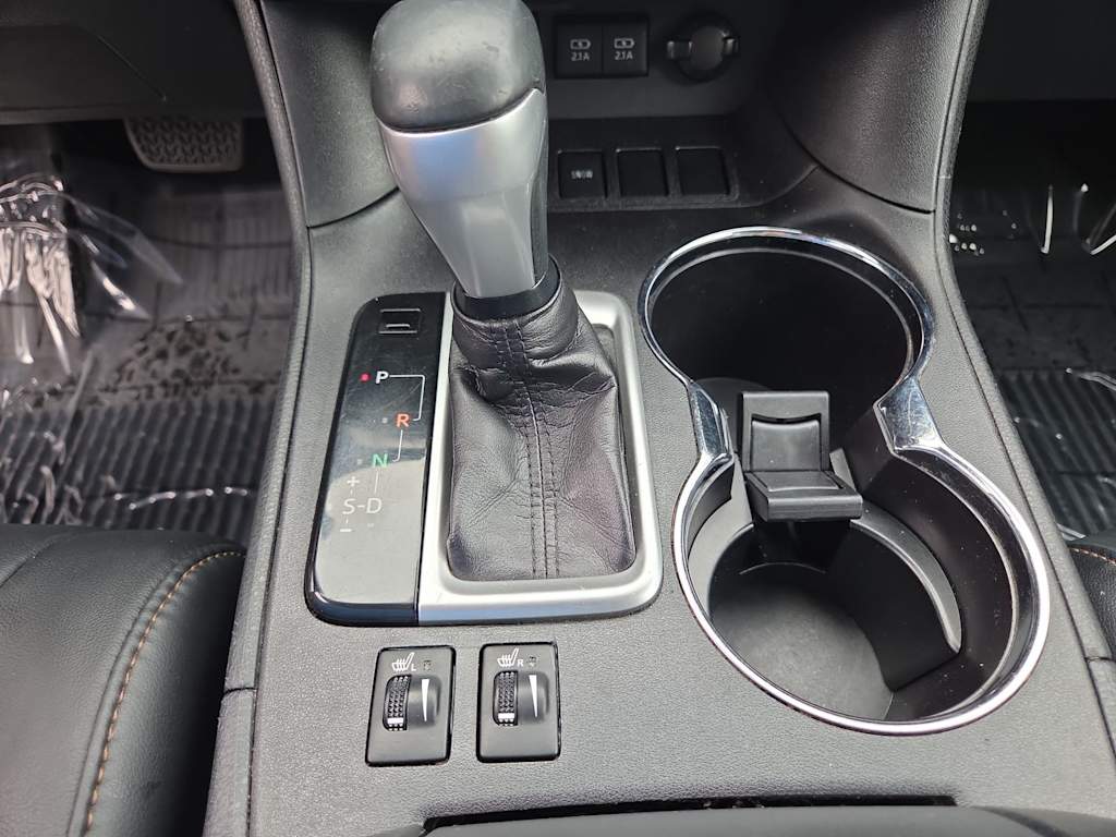 Thumbnail: 2018 Toyota Highlander - 15