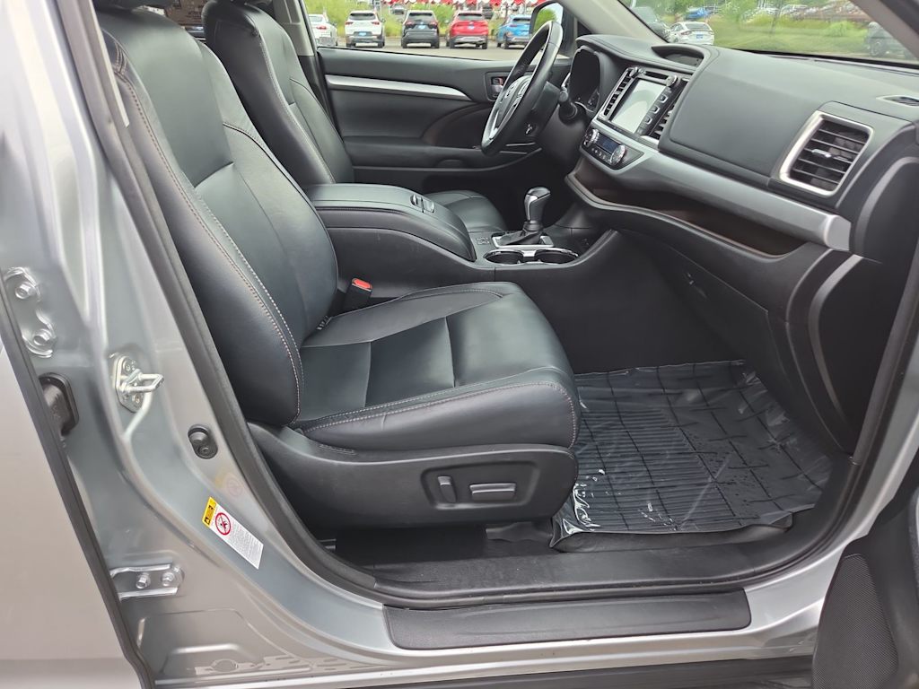 Thumbnail: 2018 Toyota Highlander - 12