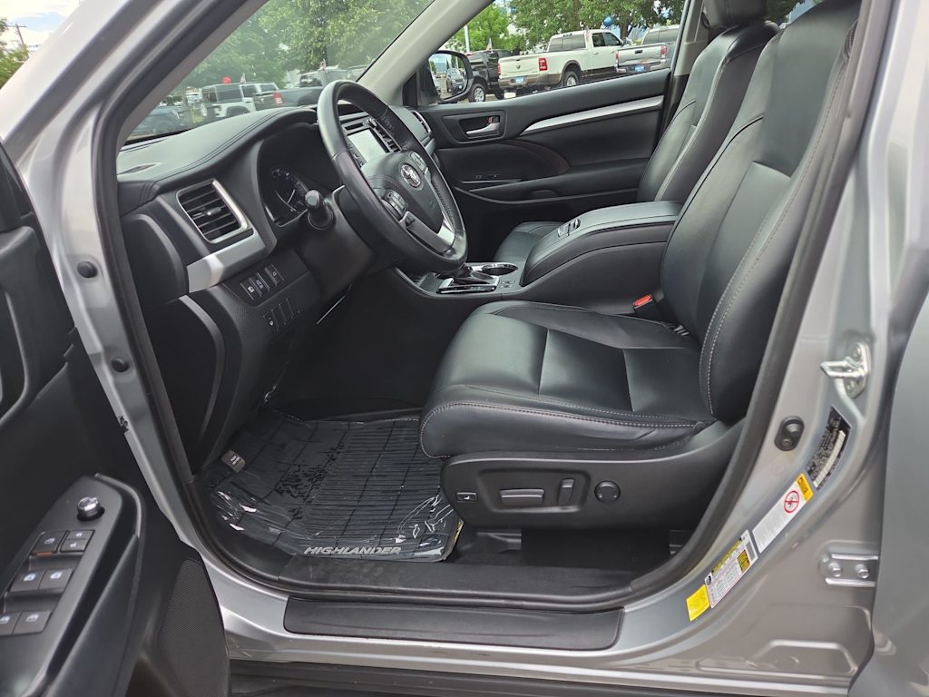 Thumbnail: 2018 Toyota Highlander - 11