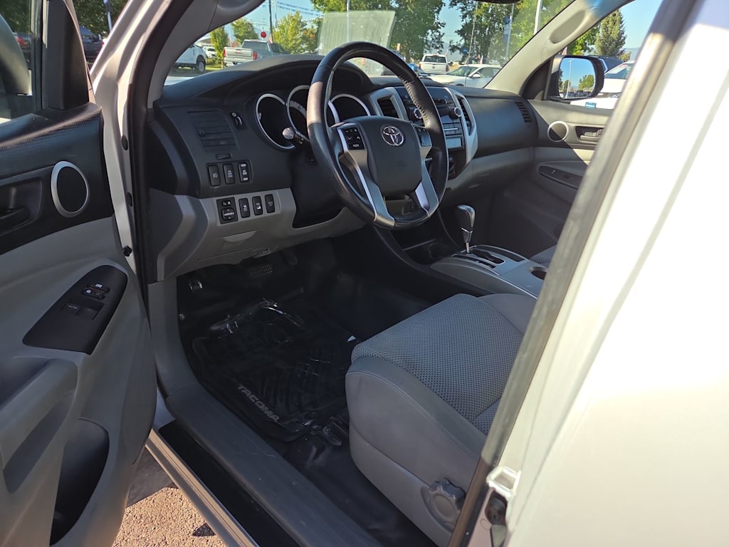 Thumbnail: 2012 Toyota Tacoma - 25