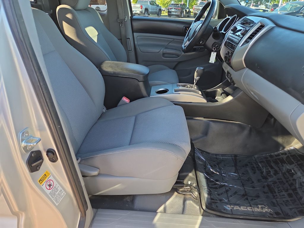 Thumbnail: 2012 Toyota Tacoma - 11