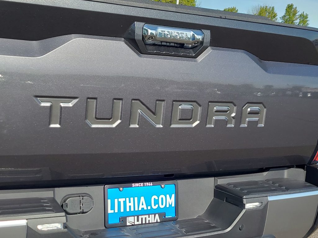 Thumbnail: 2024 Toyota Tundra - 8