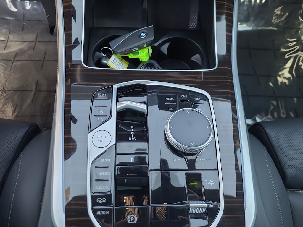 2025 BMW X5 xDrive50e 14