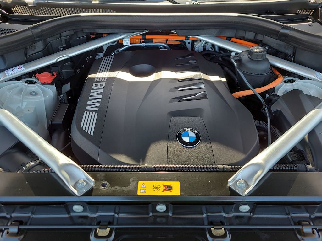 2025 BMW X5 xDrive50e 9