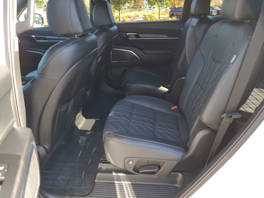 Thumbnail: 2023 Kia Telluride - 28