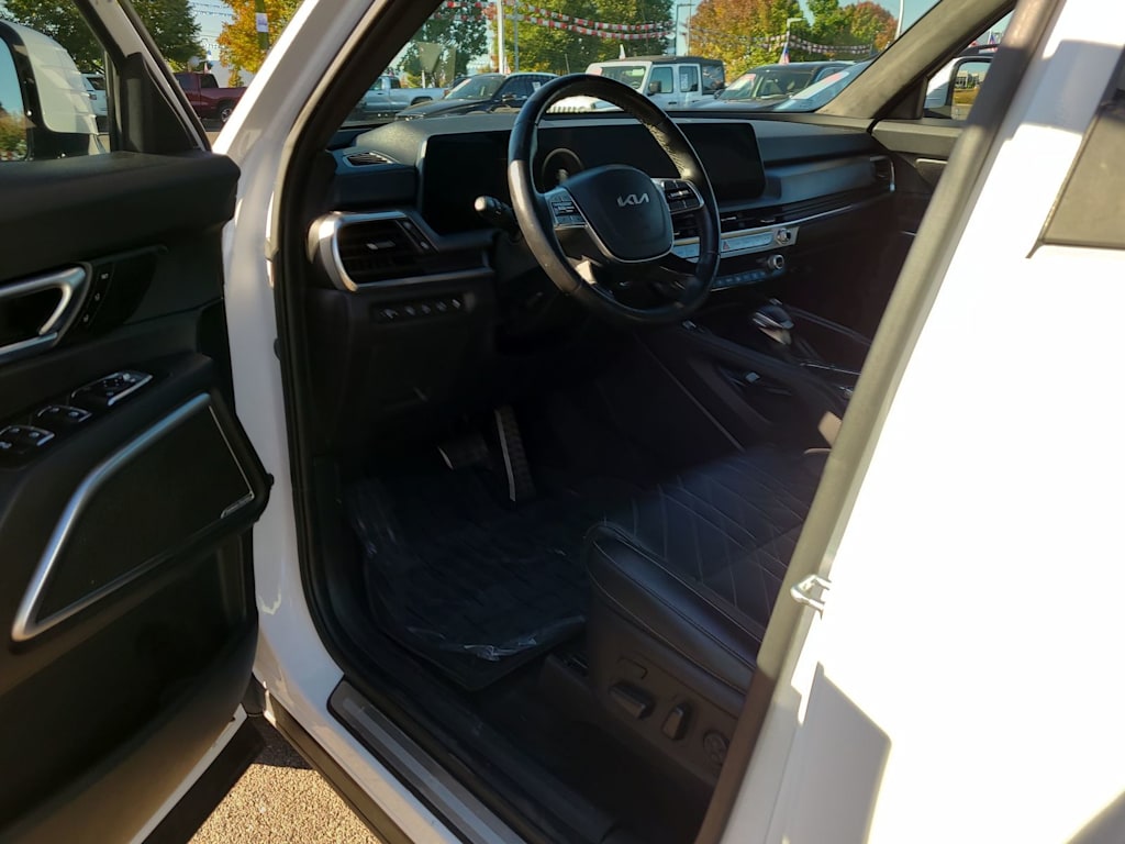 Thumbnail: 2023 Kia Telluride - 23