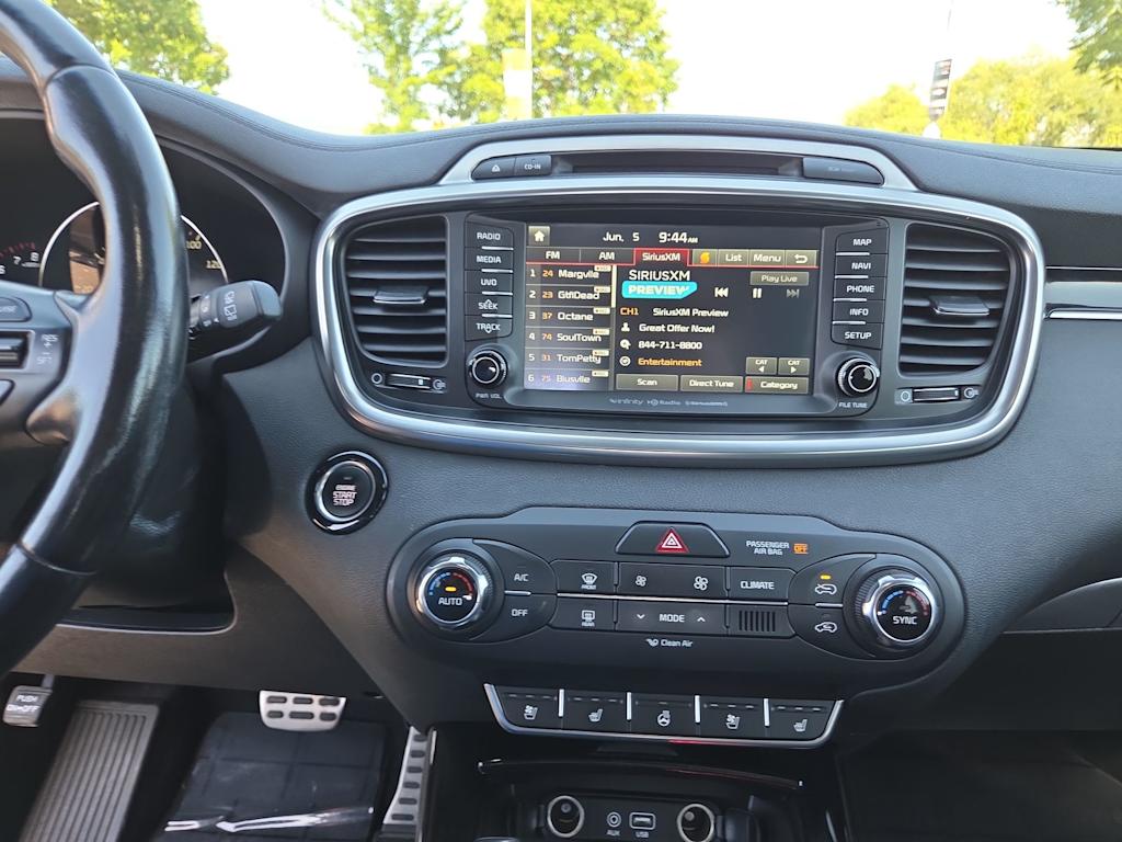 Thumbnail: 2016 Kia Sorento - 15