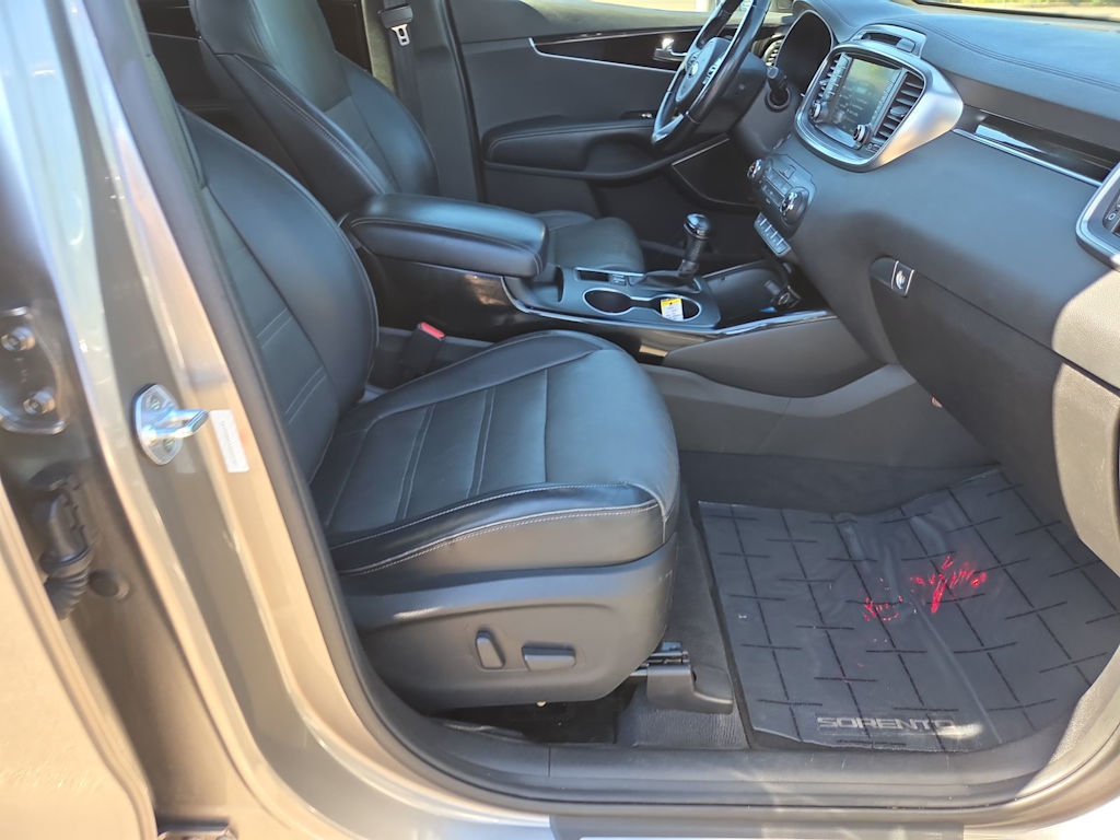 Thumbnail: 2016 Kia Sorento - 12