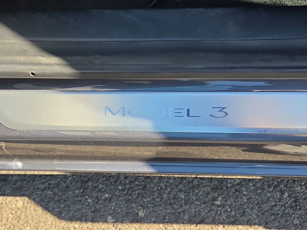 Thumbnail: 2019 Tesla Model 3 - 23