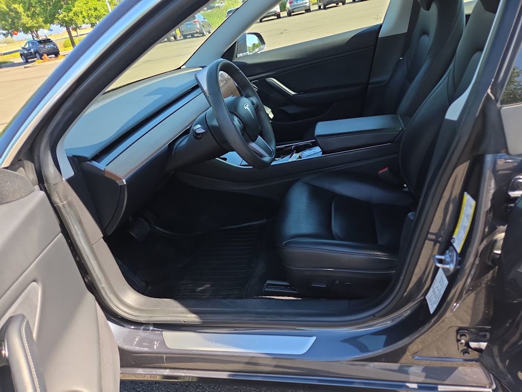 Thumbnail: 2019 Tesla Model 3 - 24