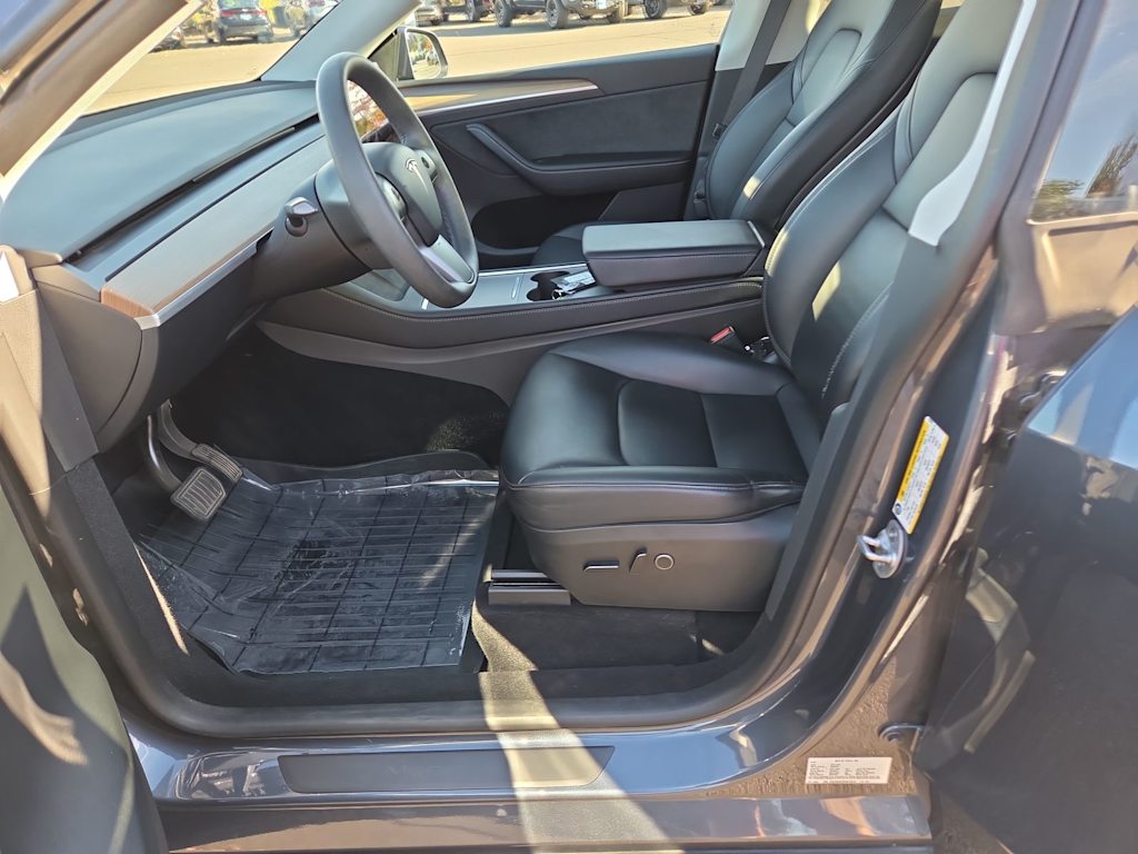 Thumbnail: 2023 Tesla Model Y - 9