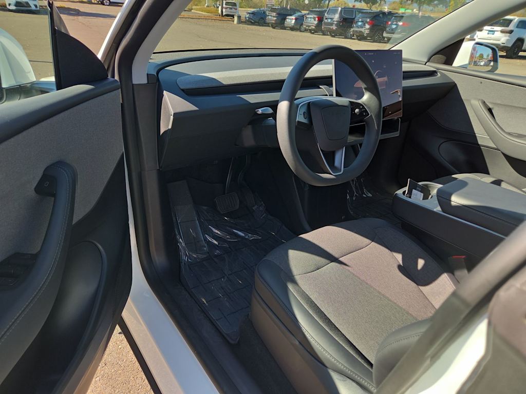 Thumbnail: 2026 Tesla Model Y - 2