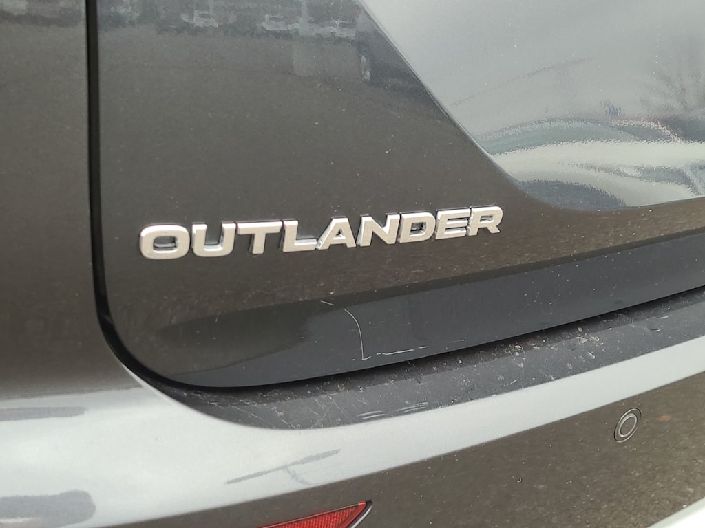 Thumbnail: 2024 Mitsubishi Outlander - 7