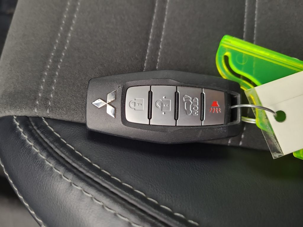 Thumbnail: 2024 Mitsubishi Outlander - 17