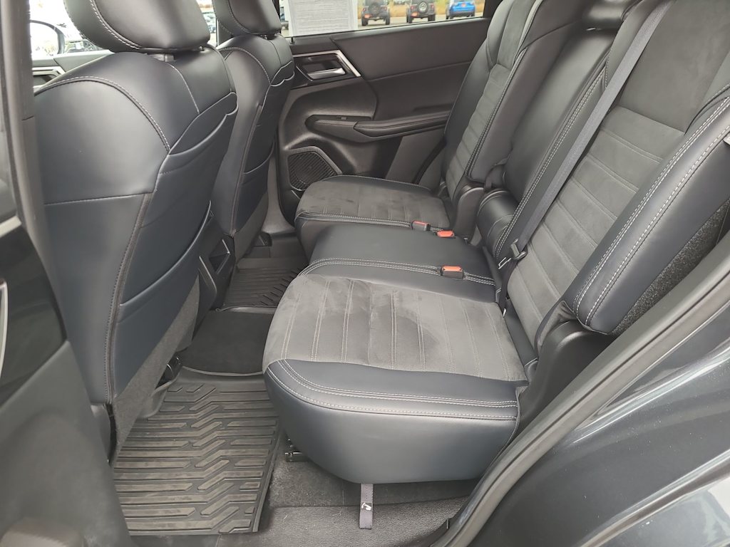 Thumbnail: 2024 Mitsubishi Outlander - 27