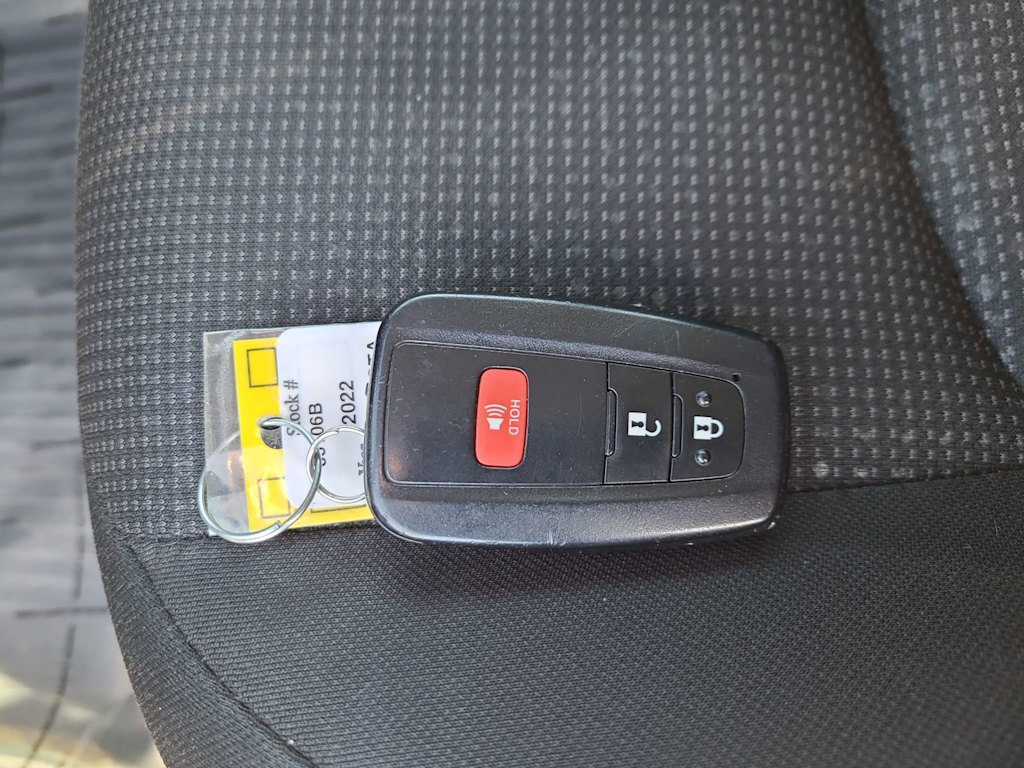 Thumbnail: 2022 Toyota Prius - 15