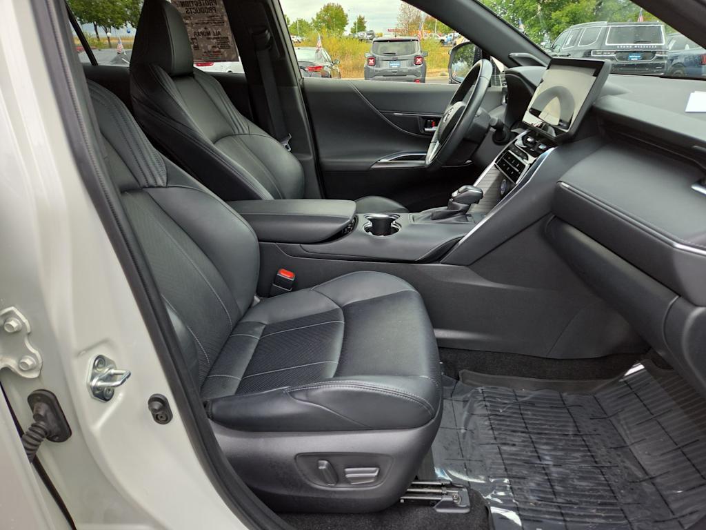 Thumbnail: 2021 Toyota Venza - 10