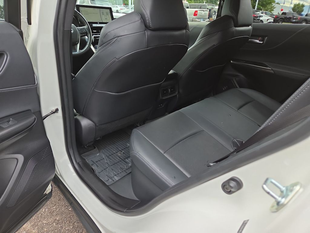 Thumbnail: 2021 Toyota Venza - 11