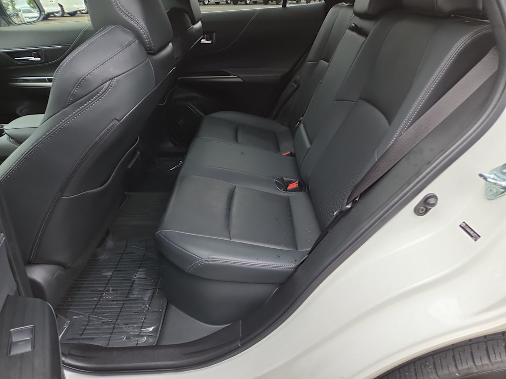 Thumbnail: 2021 Toyota Venza - 28