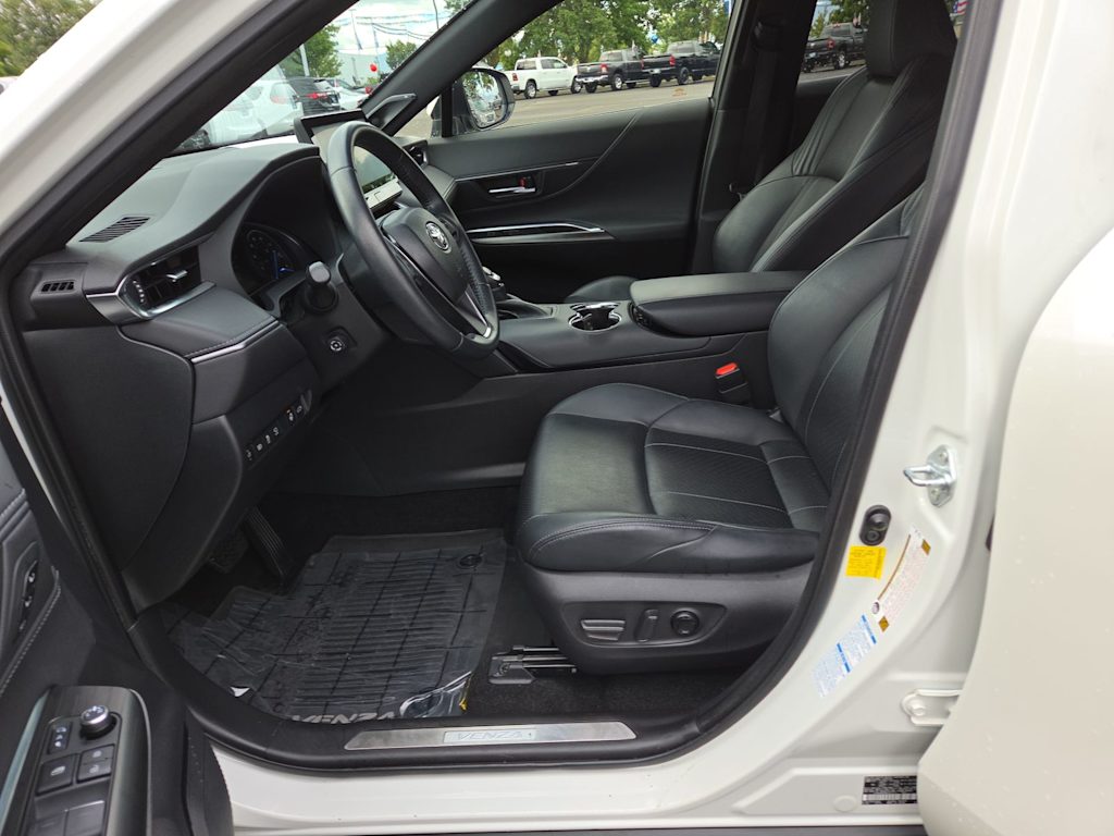Thumbnail: 2021 Toyota Venza - 9