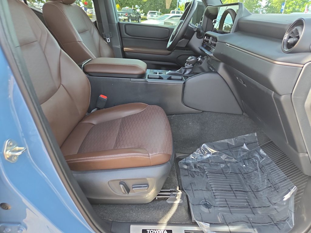 Thumbnail: 2025 Toyota Land Cruiser - 11