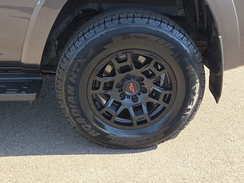 Thumbnail: 2021 Toyota 4Runner - 7