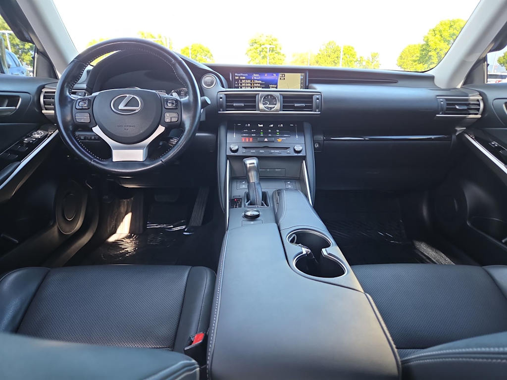 Thumbnail: 2017 Lexus IS - 2