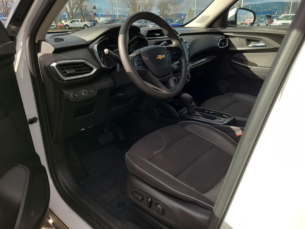 Thumbnail: 2022 Chevrolet TrailBlazer - 2