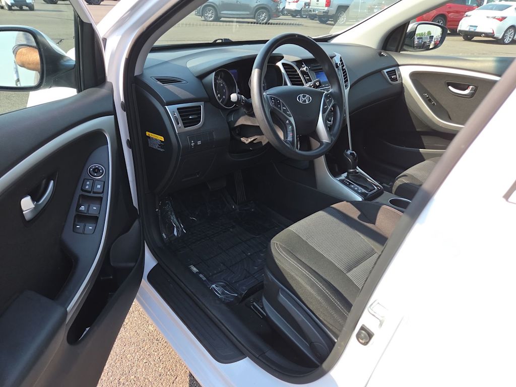 Thumbnail: 2016 Hyundai Elantra - 22