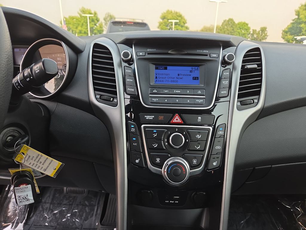 Thumbnail: 2016 Hyundai Elantra - 12