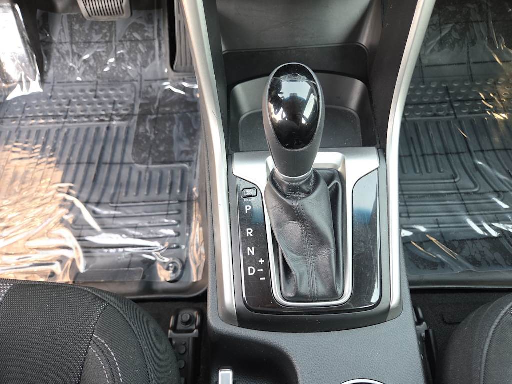 Thumbnail: 2016 Hyundai Elantra - 13
