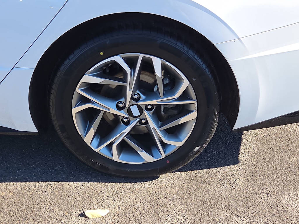 Thumbnail: 2023 Hyundai Sonata - 8