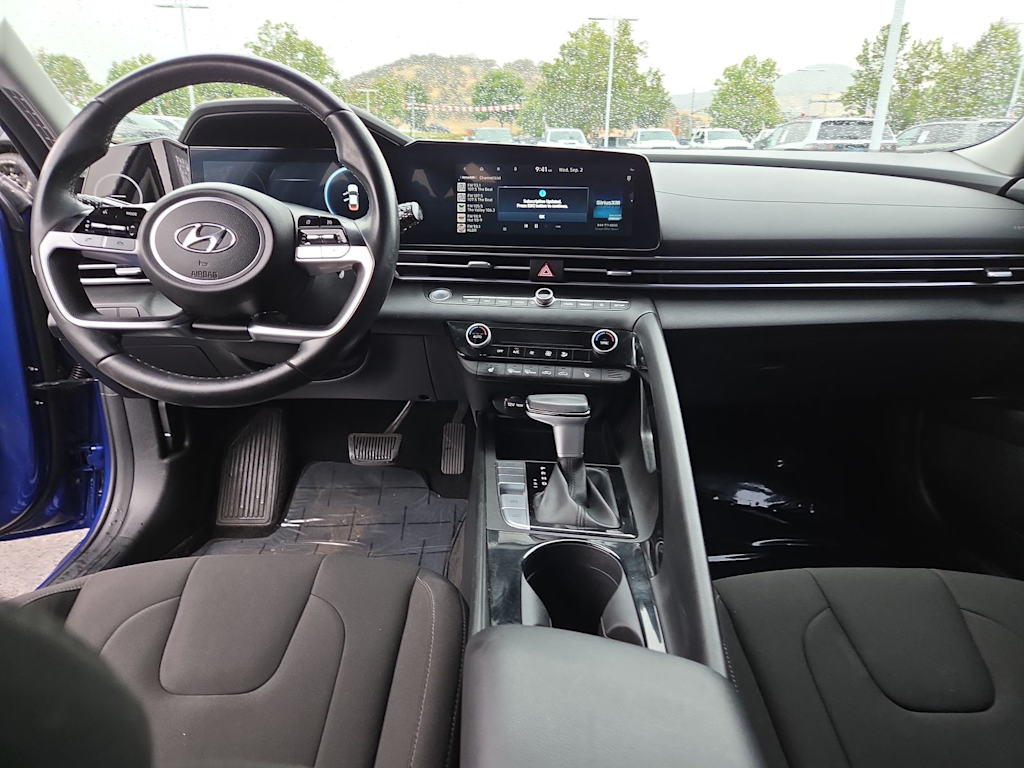 Thumbnail: 2023 Hyundai Elantra - 10
