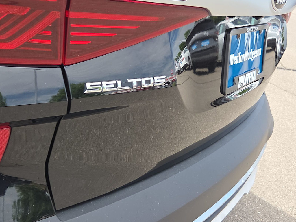 Thumbnail: 2021 Kia Seltos - 7