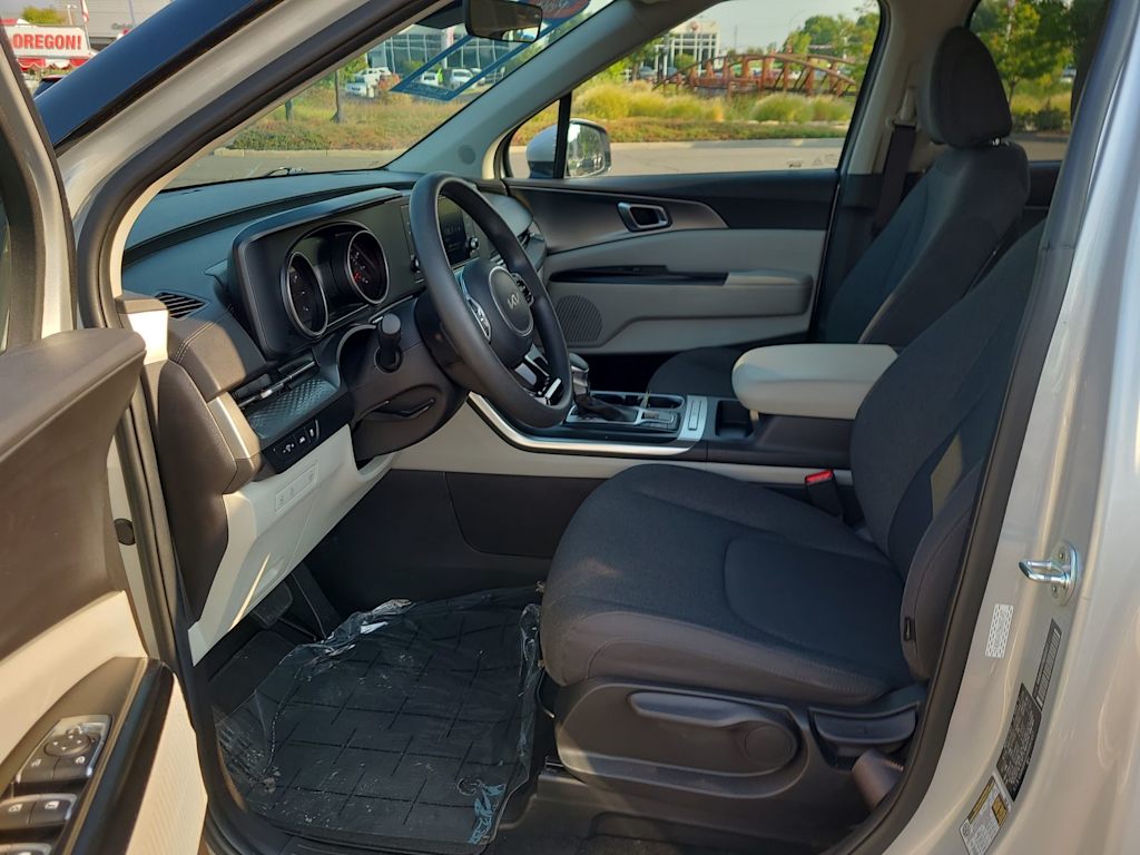 Thumbnail: 2022 Kia Carnival - 10