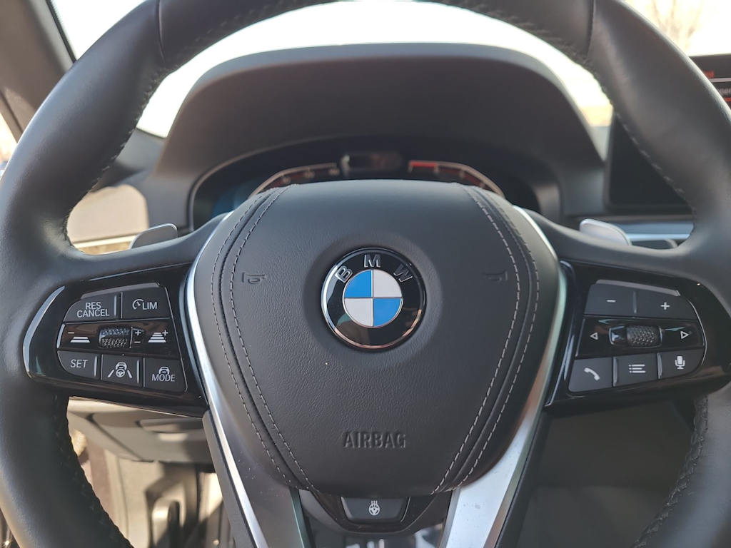 Thumbnail: 2022 BMW 5 Series - 29