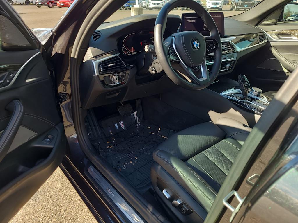 Thumbnail: 2022 BMW 5 Series - 2