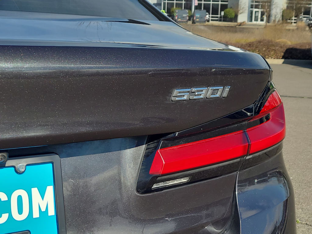 Thumbnail: 2022 BMW 5 Series - 27