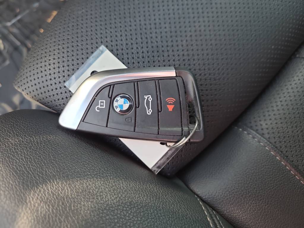 Thumbnail: 2022 BMW 5 Series - 17